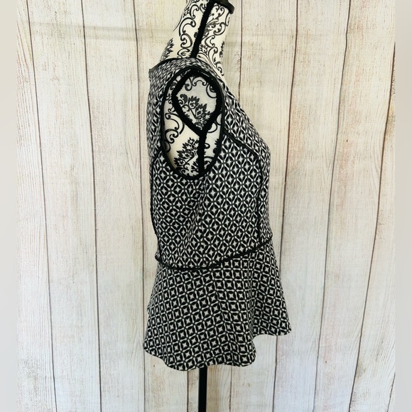 Apt 9 Women’s Ogee Gogeo Print Crew Neck Sleeveless Knit Peplum Top Size L - Picture 4 of 8